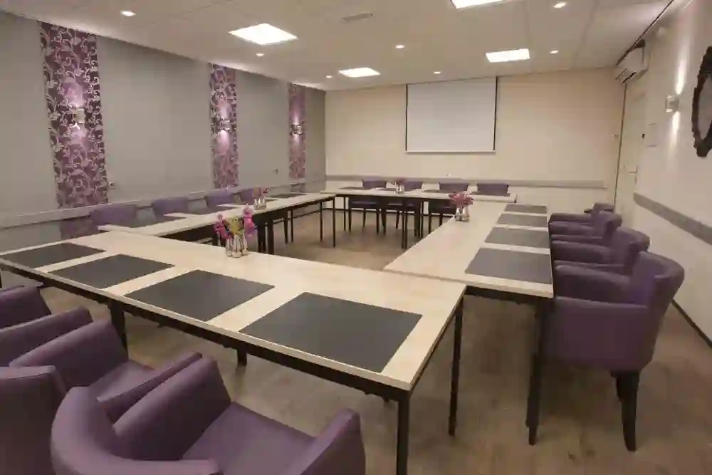 Breevaartzaal in vergaderopstelling