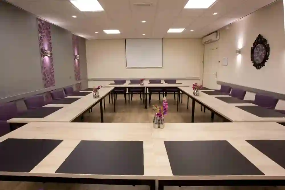 Breevaartzaal in vergaderopstelling