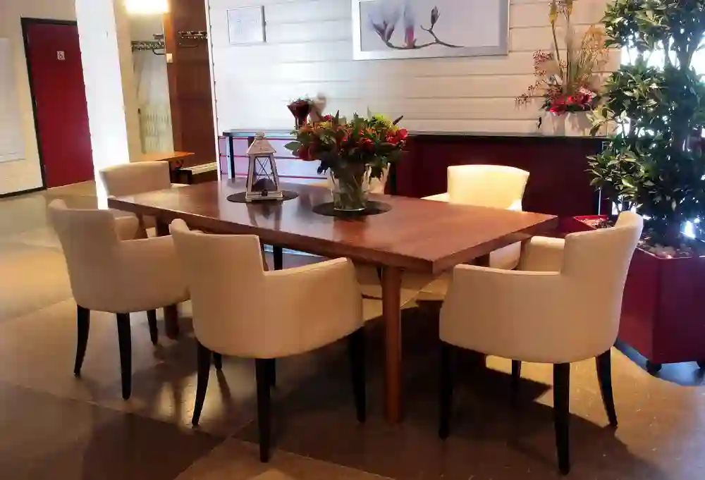 Tafel in de foyer